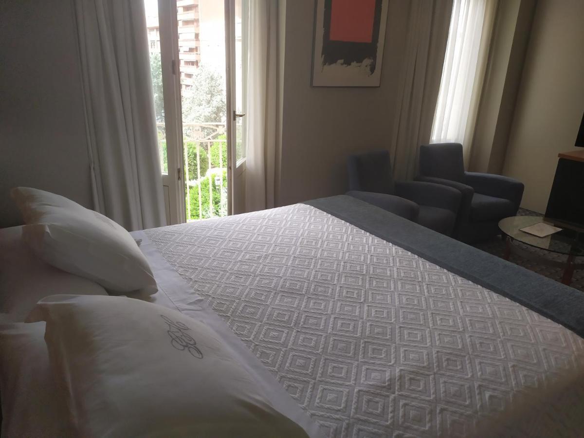 Executive Queen Room,1552241275:JPEG